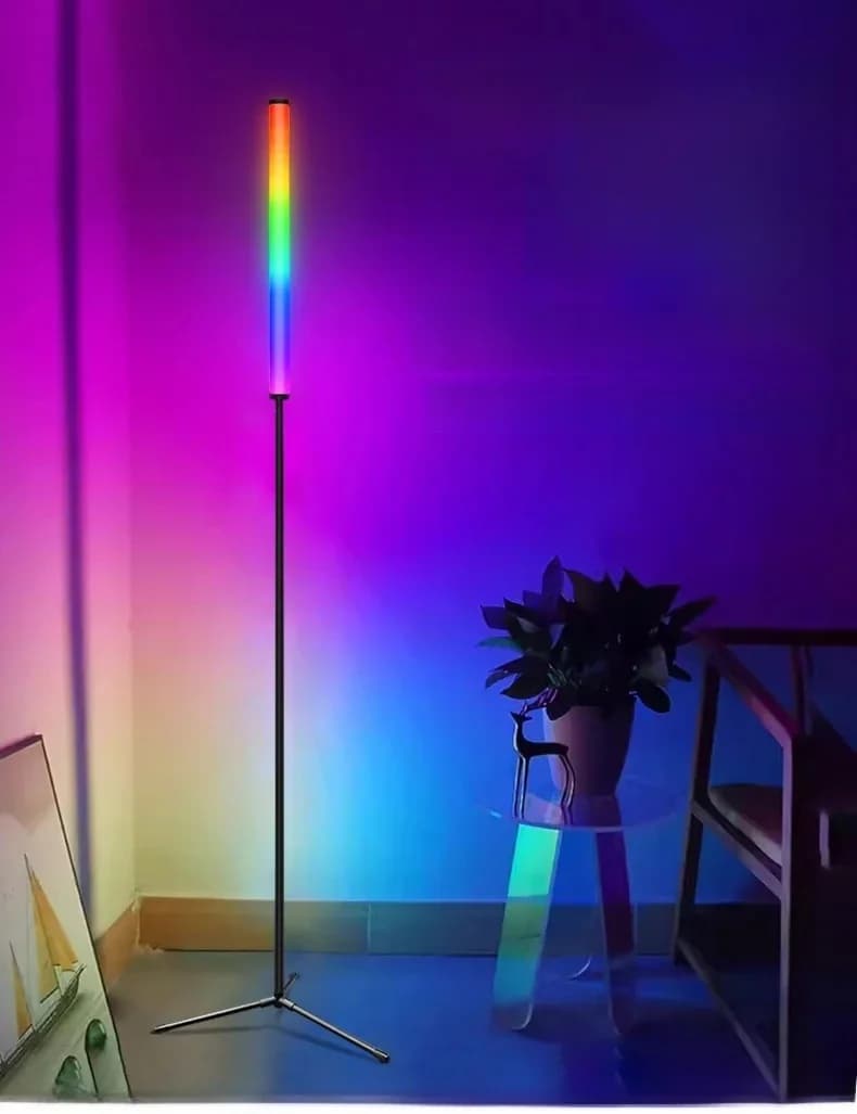 RGB stojací lampa s měnícími se barvami, synchronizací hudby a ovládáním přes aplikaci