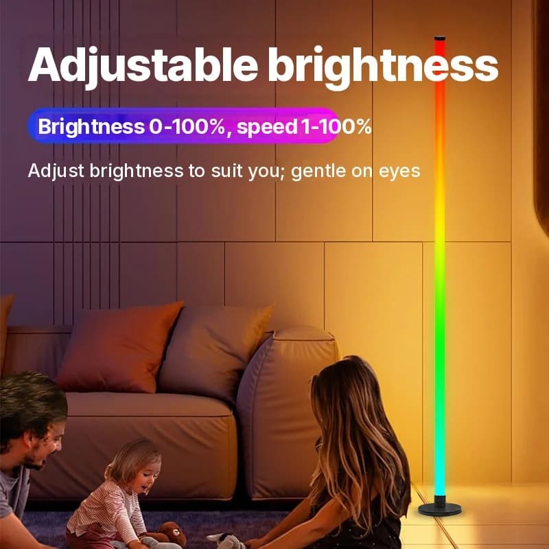 RGB LED stojací lampa s ovládáním přes aplikaci do obývacího pokoje